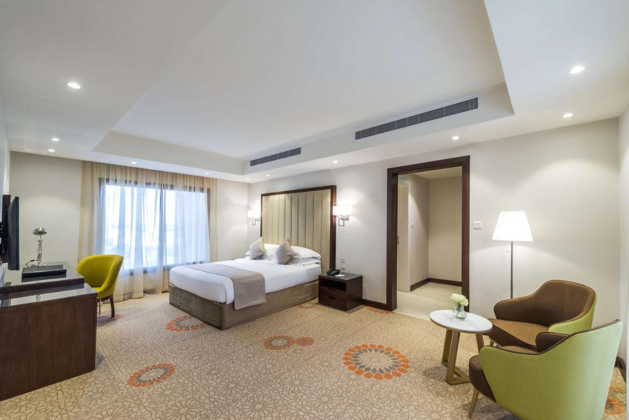 Best Western Plus Al Qurayyat City Center 외부 사진