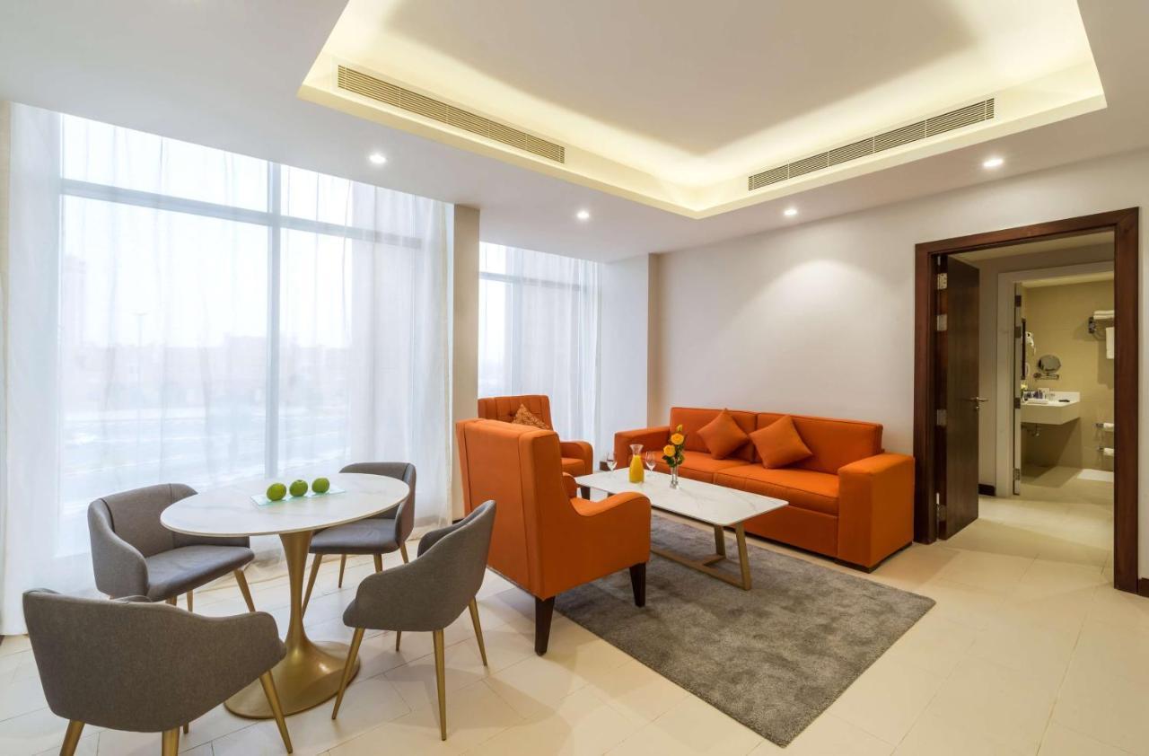 Best Western Plus Al Qurayyat City Center 외부 사진